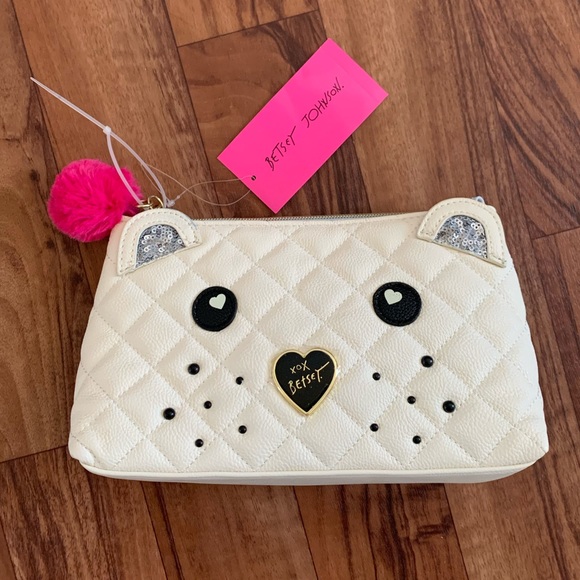 Betsey Johnson Handbags - Betsey Johnson quilted white kitty purse